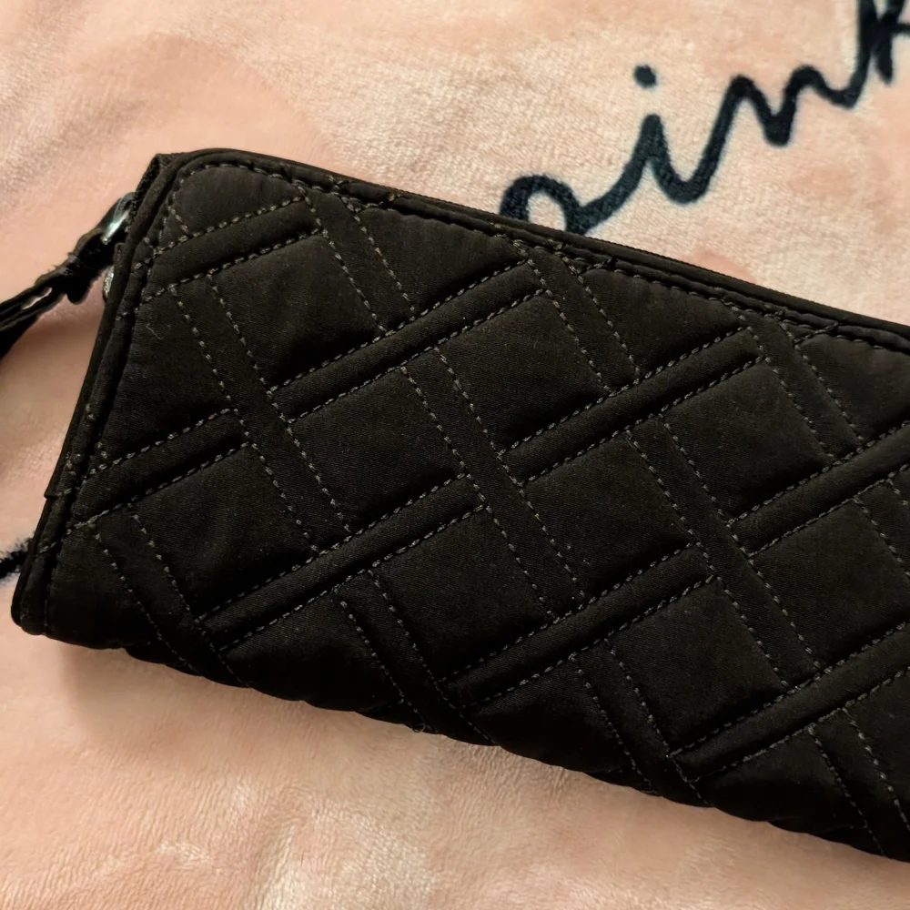 Vera Bradley Black Quilted Women's Bag - Picture 6 of 6